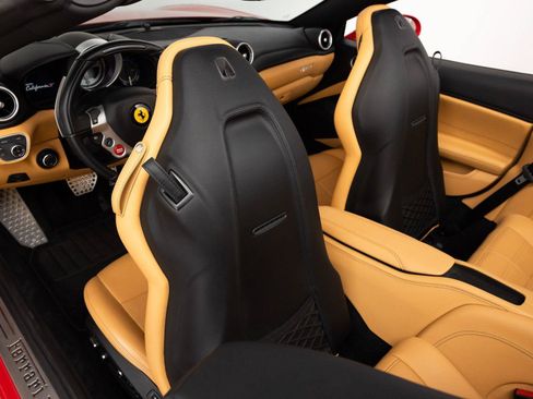Certified 2017 Ferrari California T RWD image 56