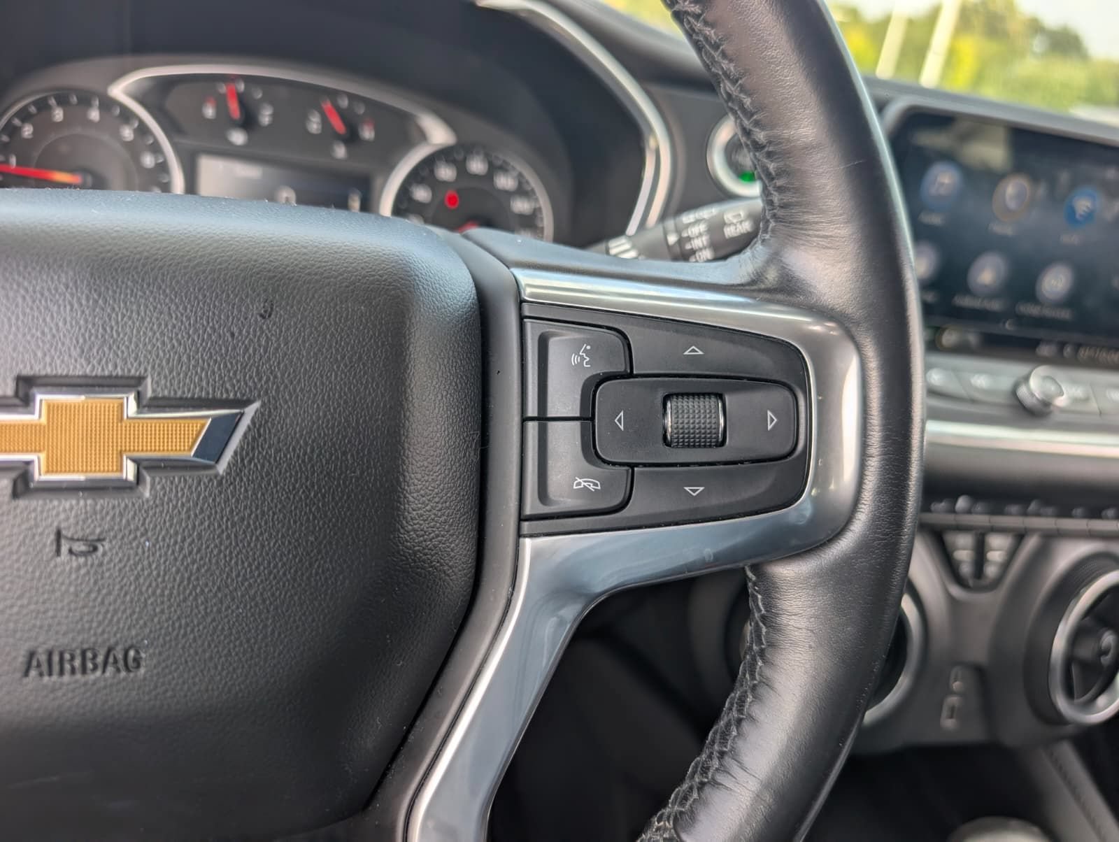 Used 2020 Chevrolet Blazer LT FWD image 38