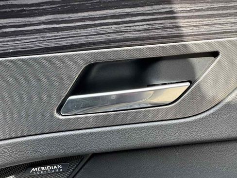 Used 2016 Jaguar XF S image 36