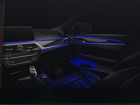 Used 2022 BMW 530i xDrive w/ M Sport Package image 29