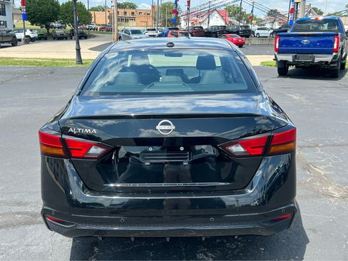 Used 2025 Nissan Altima 2.5 SV FWD image 5