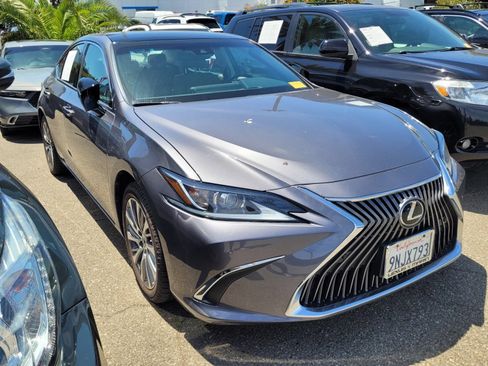 Used 2021 Lexus ES 350 w/ Premium Package FWD image 3