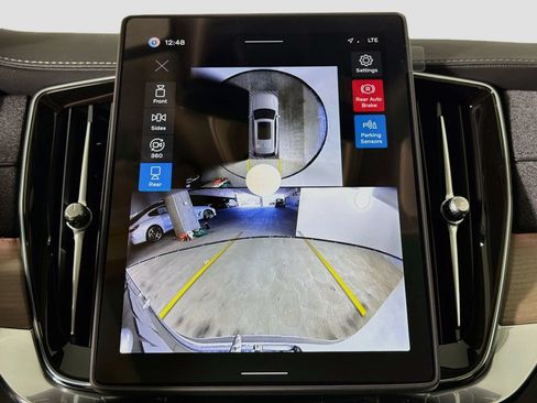 New 2026 Volvo XC90 B6 Plus w/ Protection Package Premier AWD/4WD image 14