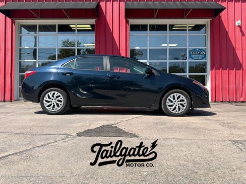Used 2018 Toyota Corolla LE w/ Carpet Mat Package (TMS) FWD image 1