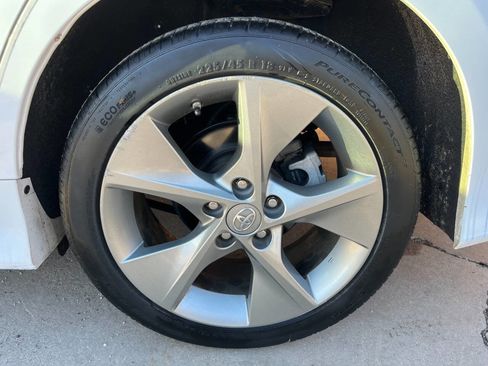 Used 2014 Toyota Camry SE image 4