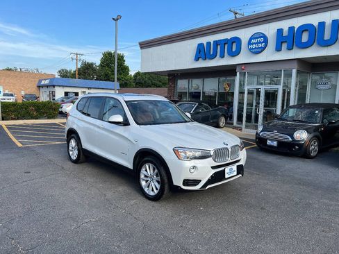Used 2017 BMW X3 sDrive28i RWD image 3