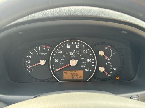 Used 2009 Kia Rondo LX FWD image 24