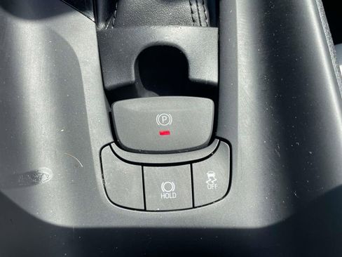 Used 2018 Toyota C-HR XLE FWD image 29