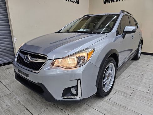 Used 2016 Subaru Crosstrek Touring image 2