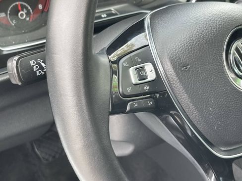Used 2019 Volkswagen Jetta SE w/ Cold Weather Package FWD image 23