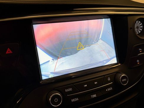 Used 2019 Buick Envision Essence image 13