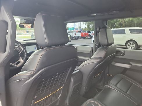 Used 2022 Ford Bronco Badlands image 9