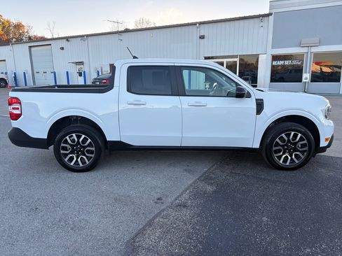 Used 2024 Ford Maverick Lariat image 2