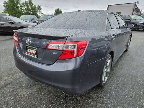Used 2012 Toyota Camry SE w/ Leather Pkg FWD image 4