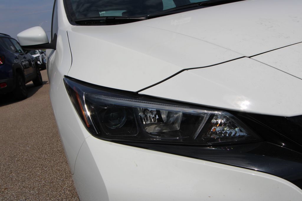 Used 2025 Nissan Leaf S FWD image 12