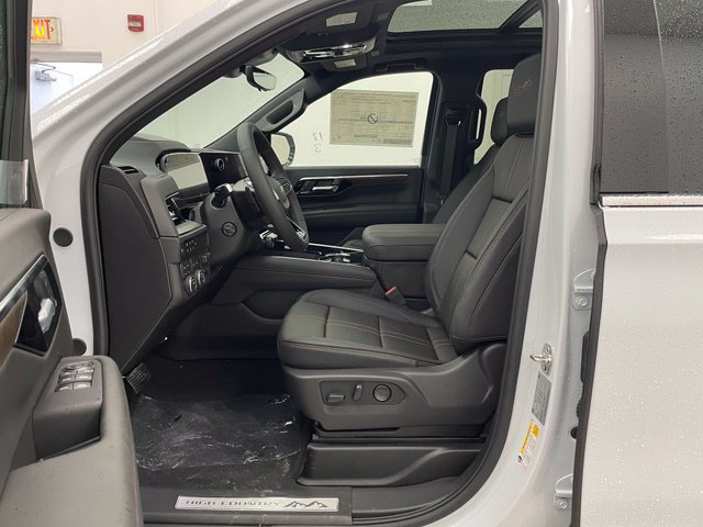 New 2026 Chevrolet Tahoe High Country w/ Sun And Tow Package AWD/4WD image 9