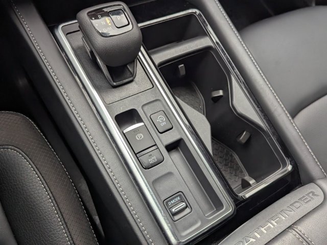 Certified 2026 Nissan Pathfinder SL FWD image 26