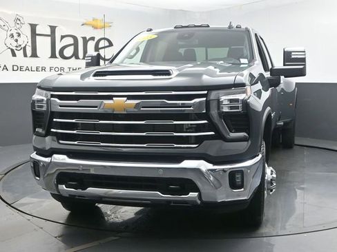 Used 2025 Chevrolet Silverado 3500 LTZ w/ LTZ Plus Package AWD/4WD image 7