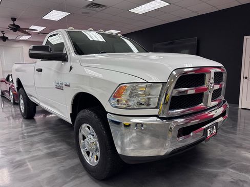 Used 2017 RAM 2500 Tradesman w/ Chrome Appearance Group AWD/4WD image 3
