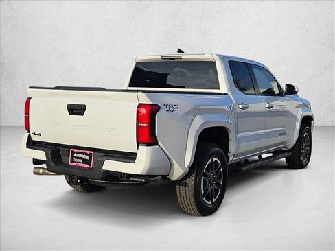 Used 2024 Toyota Tacoma TRD Sport AWD/4WD image 5