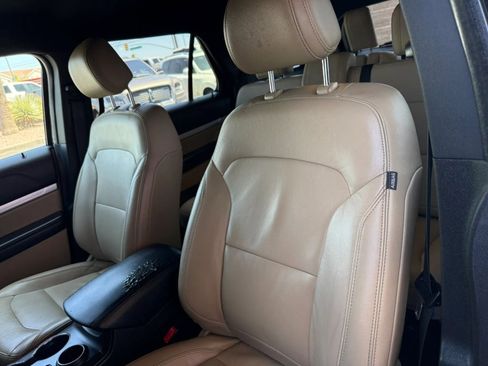 Used 2016 Ford Explorer XLT w/ Equipment Group 202A FWD image 42
