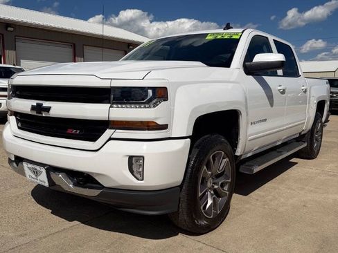 Used 2017 Chevrolet Silverado 1500 LT w/ All Star Edition AWD/4WD image 4