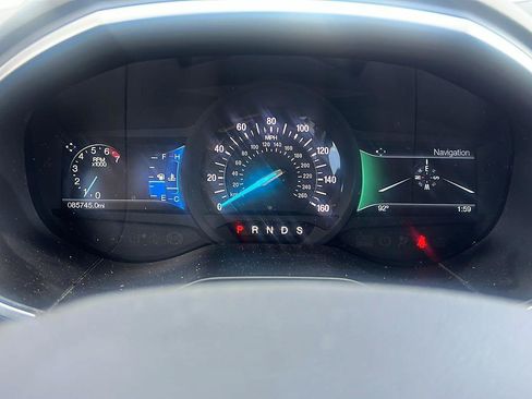Used 2018 Ford Edge Titanium w/ Equipment Group 301A FWD image 13