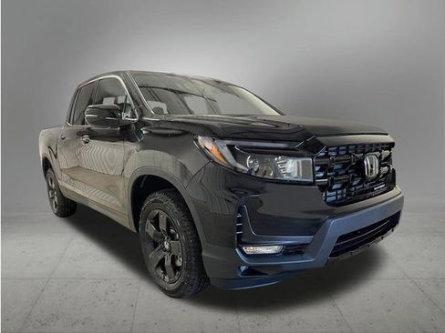 New 2025 Honda Ridgeline Black Edition image 8