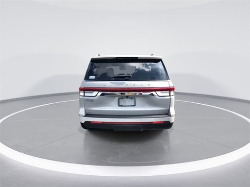 Used 2024 Lincoln Navigator L Reserve image 7