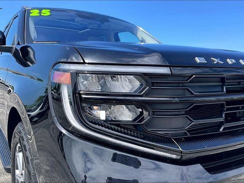 Used 2025 Ford Expedition Max Active AWD/4WD image 33