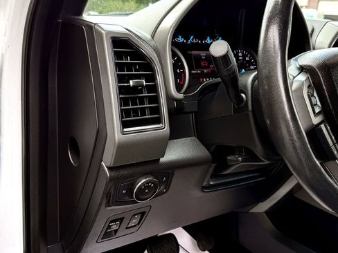 Used 2018 Ford Expedition XLT AWD/4WD image 18