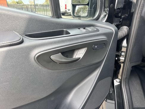 Used 2025 Mercedes-Benz Sprinter 2500 image 19