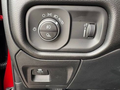 New 2026 RAM 1500 Express AWD/4WD image 22