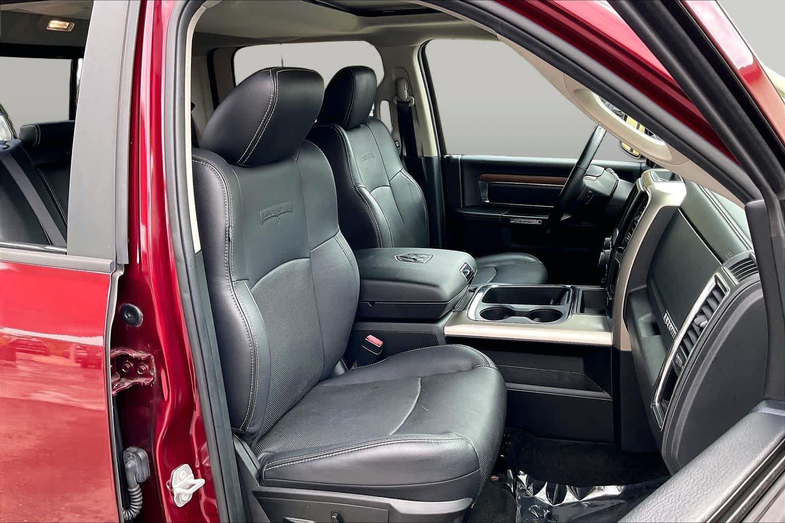 Used 2017 RAM 1500 Laramie w/ Convenience Group AWD/4WD image 8