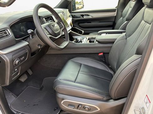 New 2026 Jeep Grand Wagoneer 2WD image 19