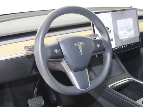 Used 2021 Tesla Model Y Long Range image 6