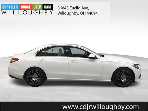 Used 2023 Mercedes-Benz C 300 4MATIC Sedan image 4