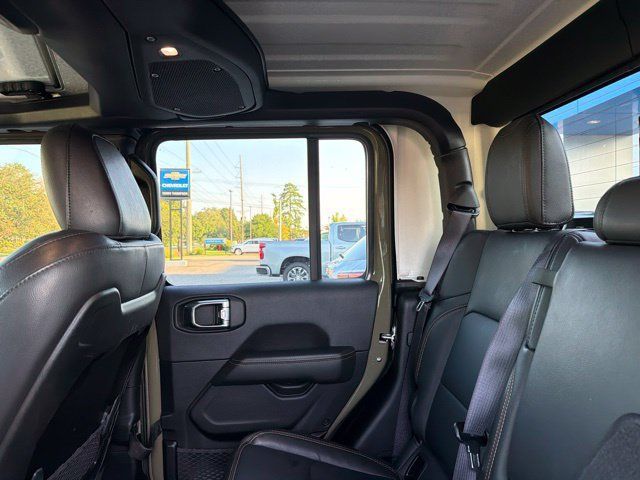 Used 2025 Jeep Gladiator Sport AWD/4WD image 8
