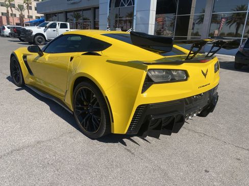 Used 2018 Chevrolet Corvette Z06 RWD image 9