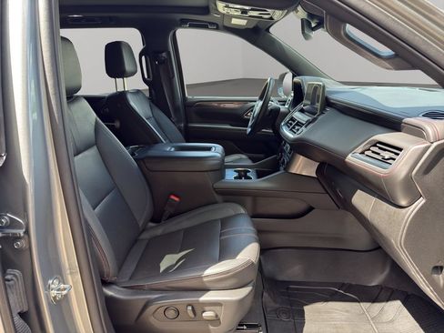 Used 2023 Chevrolet Suburban RST w/ Luxury Package AWD/4WD image 17