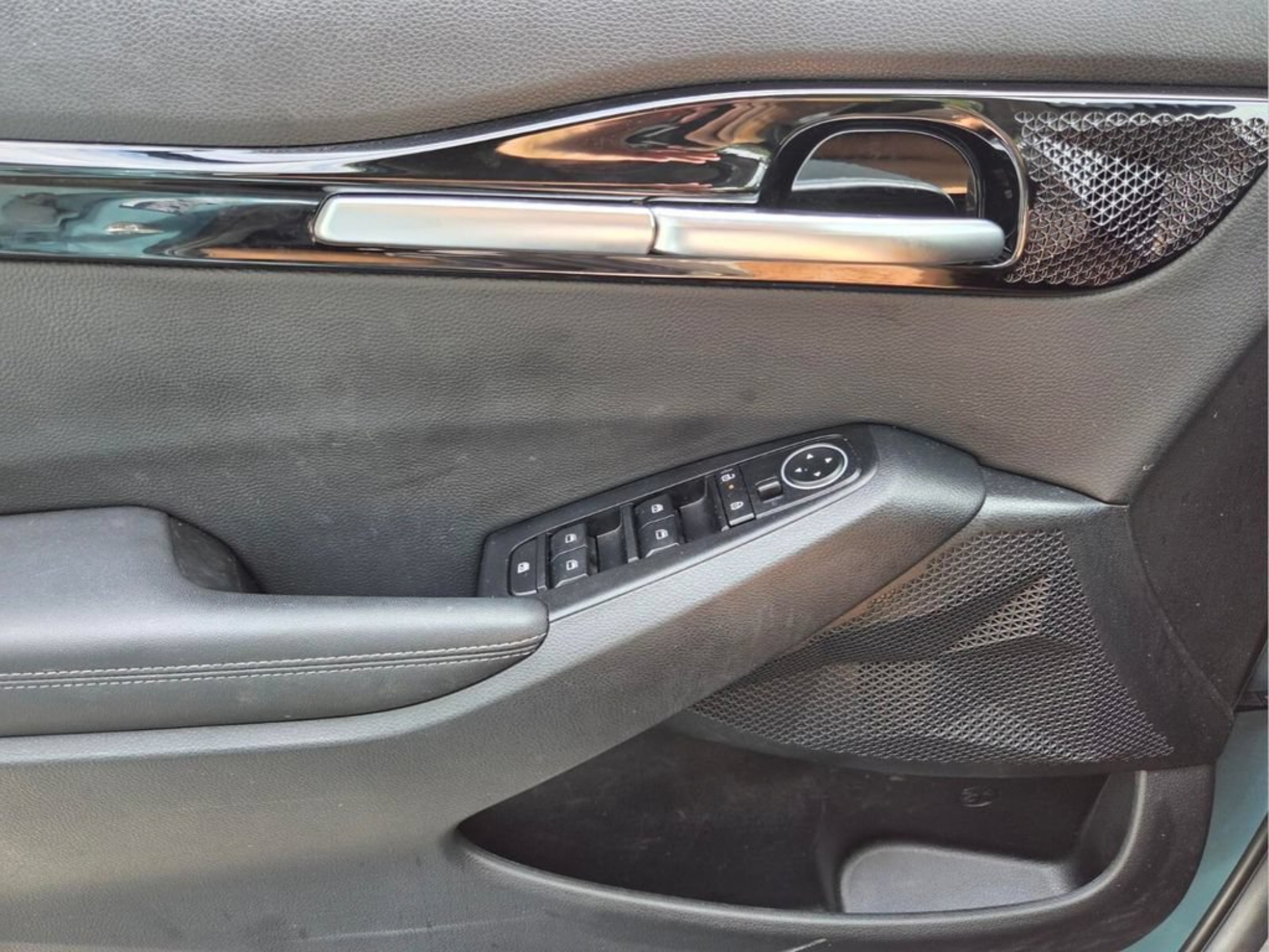 Certified 2025 Kia Seltos S FWD image 18