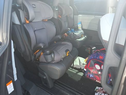 Used 2022 Toyota Sienna XSE w/ XSE Plus Package FWD image 6