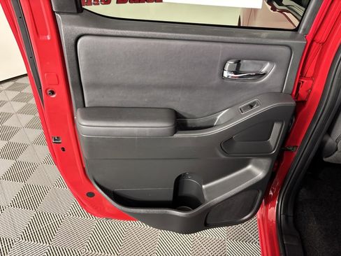 Used 2022 Nissan Frontier SV image 40