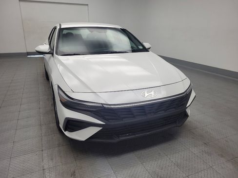 Used 2024 Hyundai Elantra SEL image 14