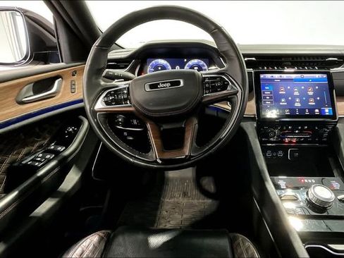 Used 2023 Jeep Grand Cherokee Summit w/ Luxury Tech Group V AWD/4WD image 8