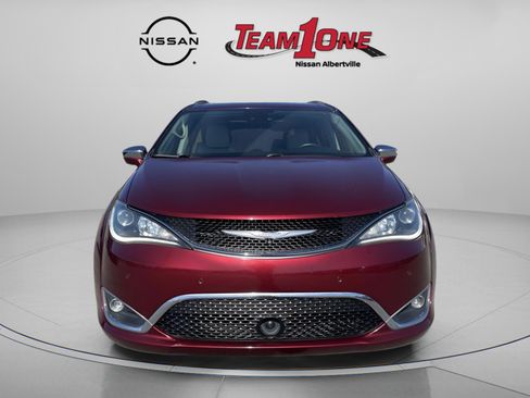 Used 2017 Chrysler Pacifica Limited w/ UConnect Theater Package image 2