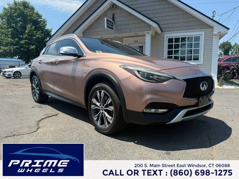 Used 2017 INFINITI QX30 Premium w/ Navigation Package AWD/4WD image 1