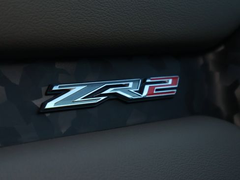 Used 2026 Chevrolet Colorado ZR2 w/ Technology Package AWD/4WD image 22
