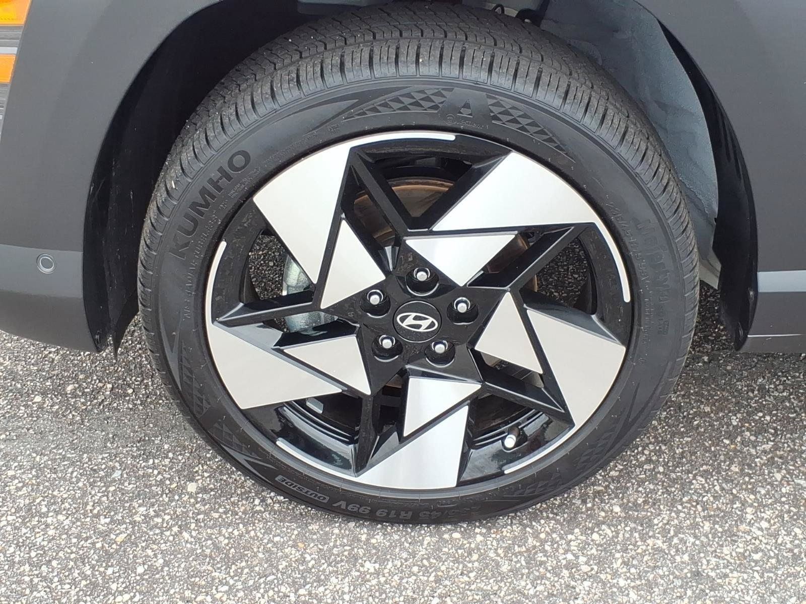Used 2026 Hyundai Kona Limited AWD/4WD image 4