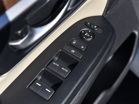 Used 2022 Honda CR-V EX-L image 8